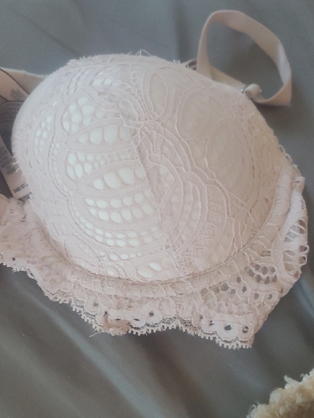 Victoria's Secret White Lace Underwire Bra Dream Angel 34d Vguc - Picture 2 of 6